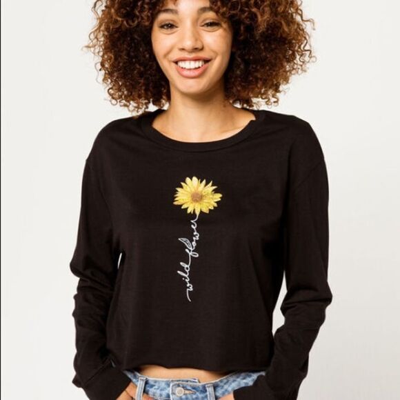 ✨ FULL TILT Sunflower Womens Tee✨ - Picture 1 of 7